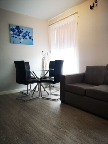 Amazing 4 bedroom flat - Photo 4