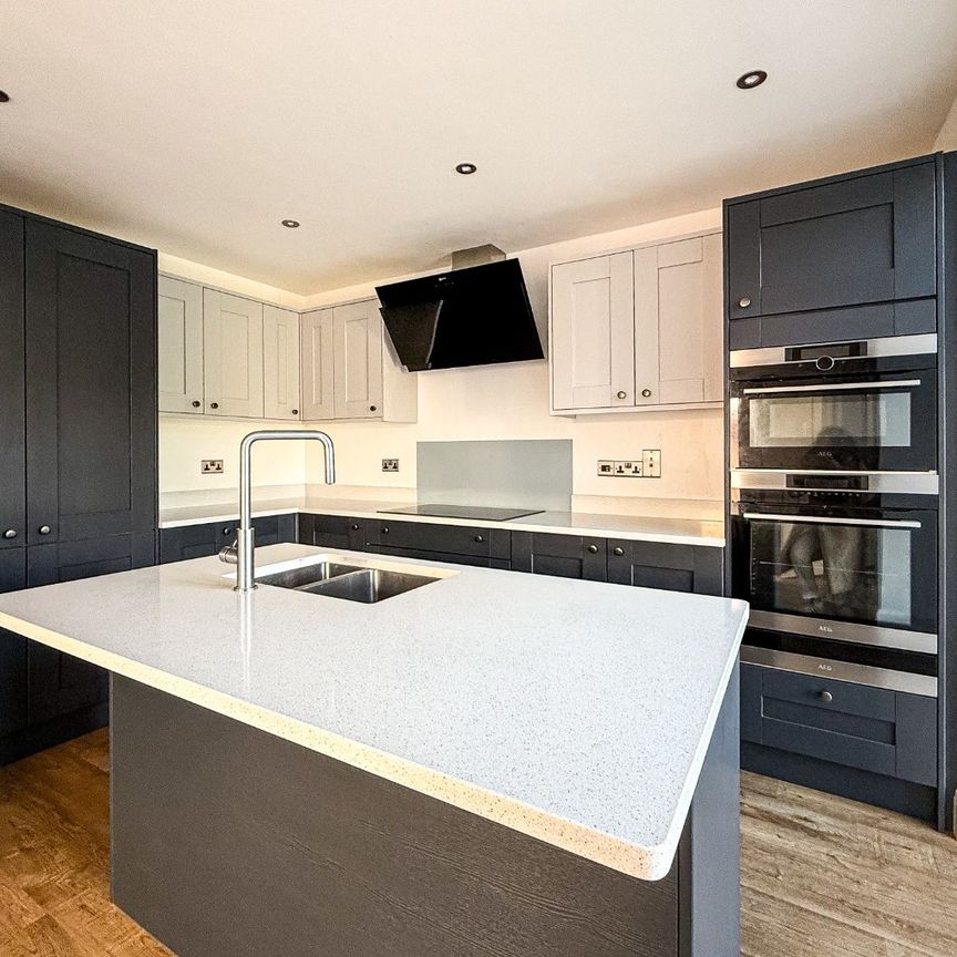 Tamar Avenue, Taunton - Photo 1