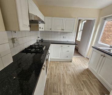 4 bedroom terraced house to rent - Photo 6