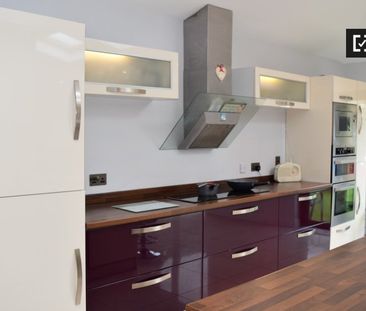 Modern room for rent in 5-bedroom house, Woodstown Village - Photo 5