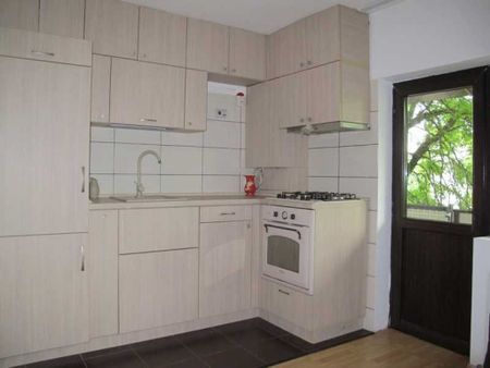 Aparatorii patriei la vila tip bloc cu dubla - Fotografie 3