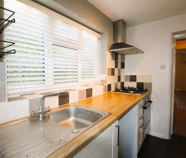 1 bedroom ground floor flat to rent - Photo 2