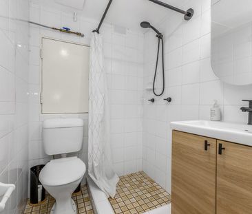 Stylish Inner-City Studio with Parking in the Heart of Surry Hills - Photo 5