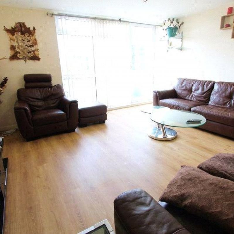 Audley Court, UB5, Northolt - Photo 1