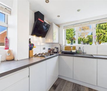 3 bedroom semi-detached house to rent - Photo 6