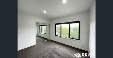 Comfy and Convenience Location - Photo 4