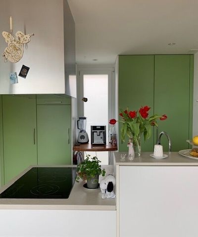 APPARTEMENT EN ATTIQUE 3 PIÈCES À TWANN (BE), MEUBLÉ, DURÉE DÉTERMINÉE - Photo 2