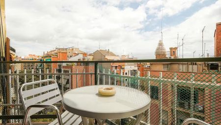 Carrer Gran de Sant Andreu, Barcelona, Catalonia 08030 - Photo 2