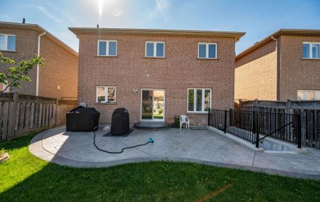 For Lease - 5615 Heatherleigh Avenue Unit# Legal Bsmt, Mississauga, Ontario - Photo 5