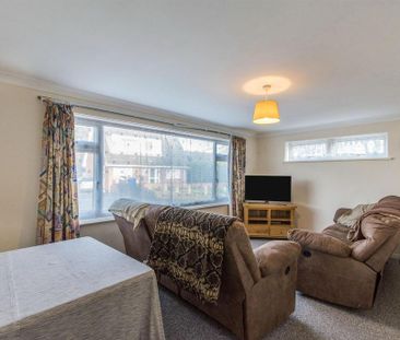 3 bedroom bungalow to rent - Photo 1