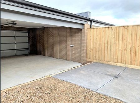 Modern, Low-Maintenance Townhouse in Prime Diggers Rest Location - Photo 4