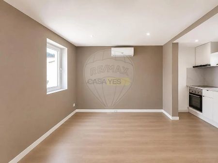 House T2 in Bonfim, Porto - Photo 2