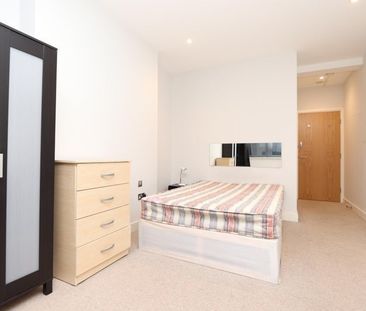 Room in a Shared Flat, Holloway Road, N7 - Photo 3