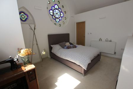 3 Bedroom , Chester - Photo 5