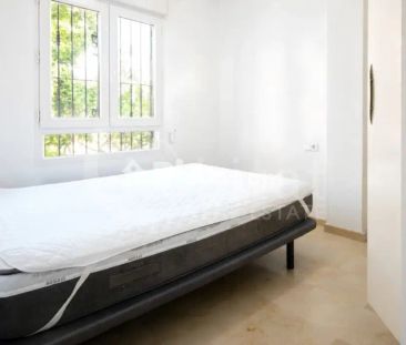 Apartamento en alquiler en Punta Prima-Ciñuelica-Alameda del Mar - Photo 2