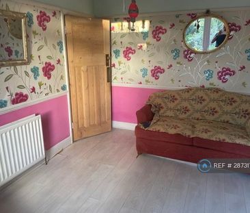 3 bedroom semi-detached house to rent - Photo 5
