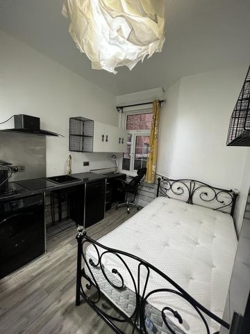 Studio Flat, Victoria Park, M14 - Photo 3