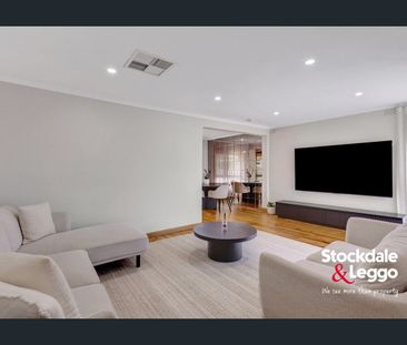 Charming Triple-Fronted Brick Residence in a Prime Location - Photo 3