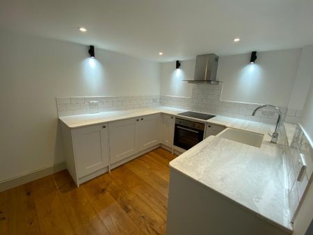 3 bedroom end of terrace house to rent - Photo 3