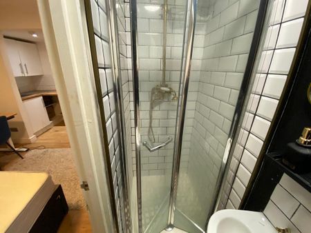 Studio to rent - Photo 5