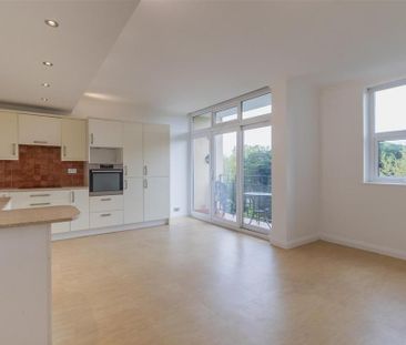 3 bedroom apartment to rent - Photo 3