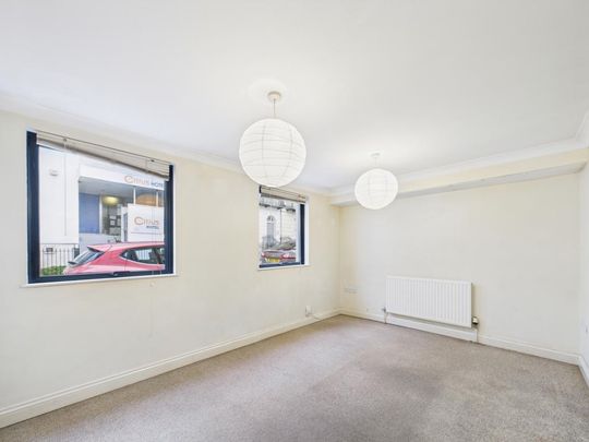 1 bedroom ground floor flat to rent - Photo 1