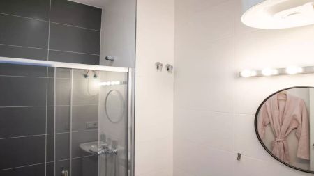 Room in shared apartment in Madrid - Photo 3