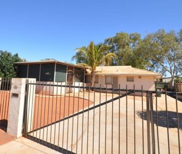 Modern 3x1 with a HUGE Yard! - Photo 4