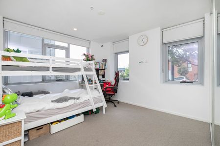 1/6 Saltriver Place, Footscray, VIC 3011 - Photo 2