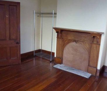 FOUR BEDROOM - ROSLYN - HOSPITAL AREA - Photo 1