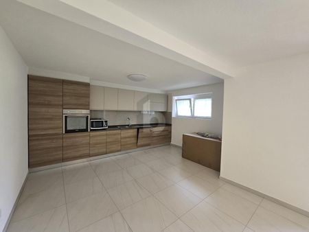 SOLEGGIATO E TRANQUILLO CON GIARDINO - Foto 2