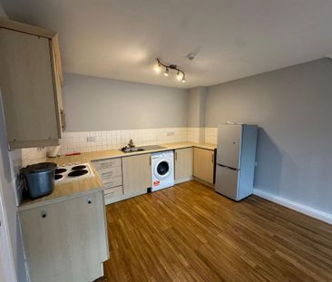 2 bedroom flat to rent - Photo 3