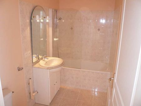 Location Appartement 2 pièces 33m² COGNAC 16100 - Photo 4