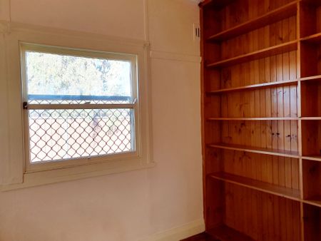 5 Bedroom Family Home - Photo 3