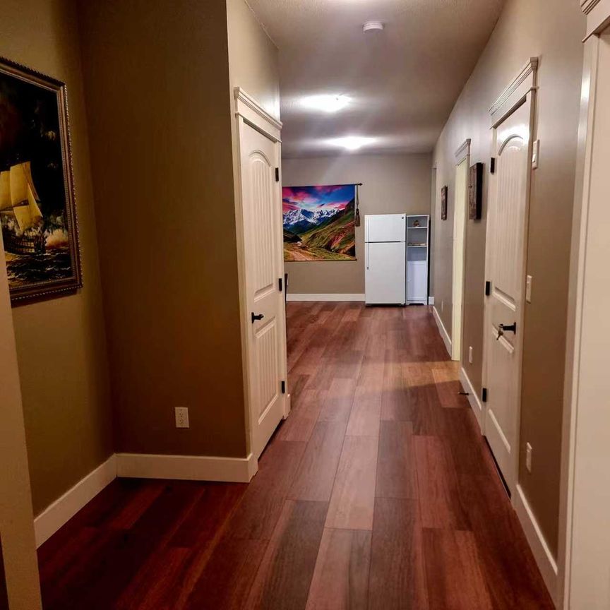 Beautiful & Large Two Bedrooms Suite - Photo 1