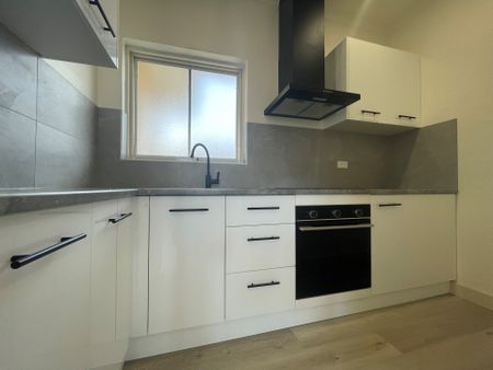 FULLY RENOVATED STYLISH TWO BEDROOM UNIT - Photo 4