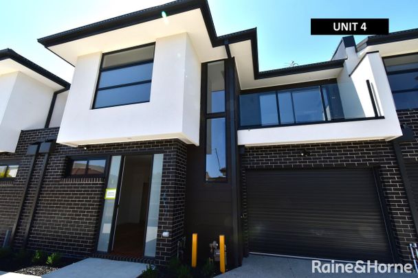 4/33 Hillcrest Grove, Springvale, VIC 3171 - Photo 1