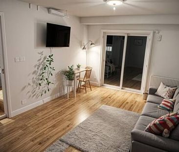 For Lease - 5548 Heathcote Walk, Mississauga, Ontario - Photo 2