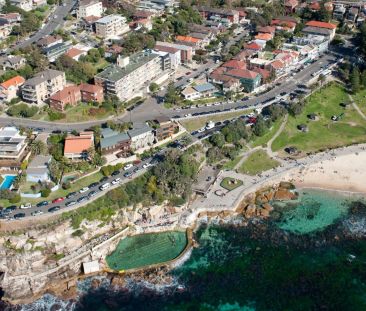 Renovated Beach Front One Bedroom Apartment with study/2nd bedroom - Photo 5