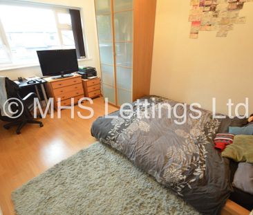 3 Bedroom Apartment for rent in The Poplars - Photo 4