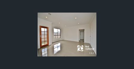 Single Level Home With Style and Space - Photo 2