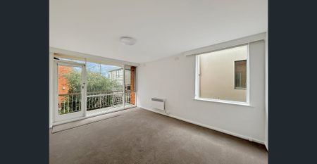 Modern & Fresh 2-Bedroom Apartment in Prime Brunswick West Location - Photo 4