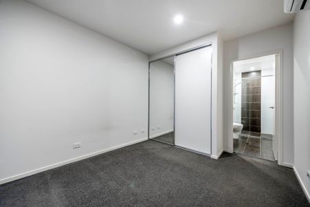 129/7 Irving Street, Phillip. - Photo 3