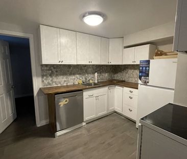 For Lease - 8 Daphne Crescent, Barrie, Ontario - Photo 3