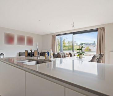 Instapklaar app. op 1ste verd. met 2 slpk., terras en autostaanplaats - Photo 4