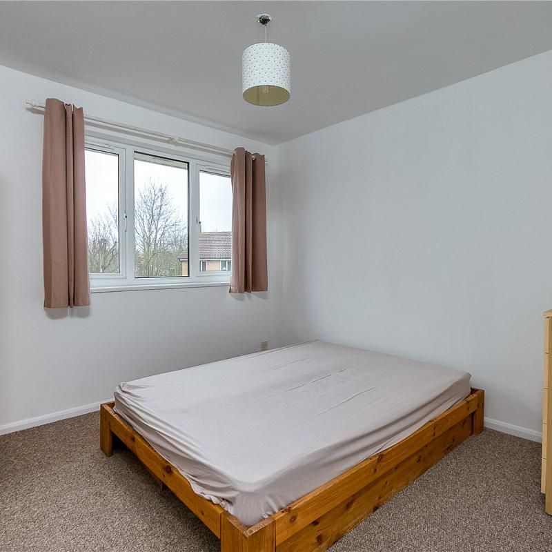 4 bedroom house in Southfields - Photo 1