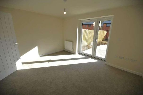 Kittiwake Road, Edenthorpe, DN3 - Photo 1