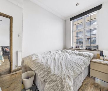 3 Bed Flat, Bolton Crescent, SE5 - Photo 4