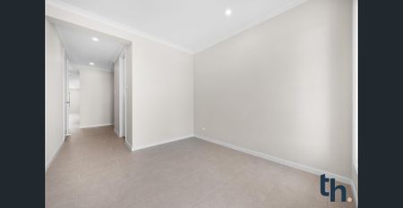 Immaculate Brand-New Family Home in Sought-After Cameron Grove Estate - Photo 5