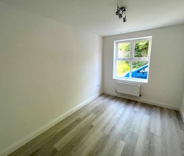 2 bedroom ground floor flat to rent - Photo 3